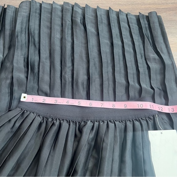 NWT Lululemon Satin Pleated Midi Skirt Black Size XS - Picture 9 of 12